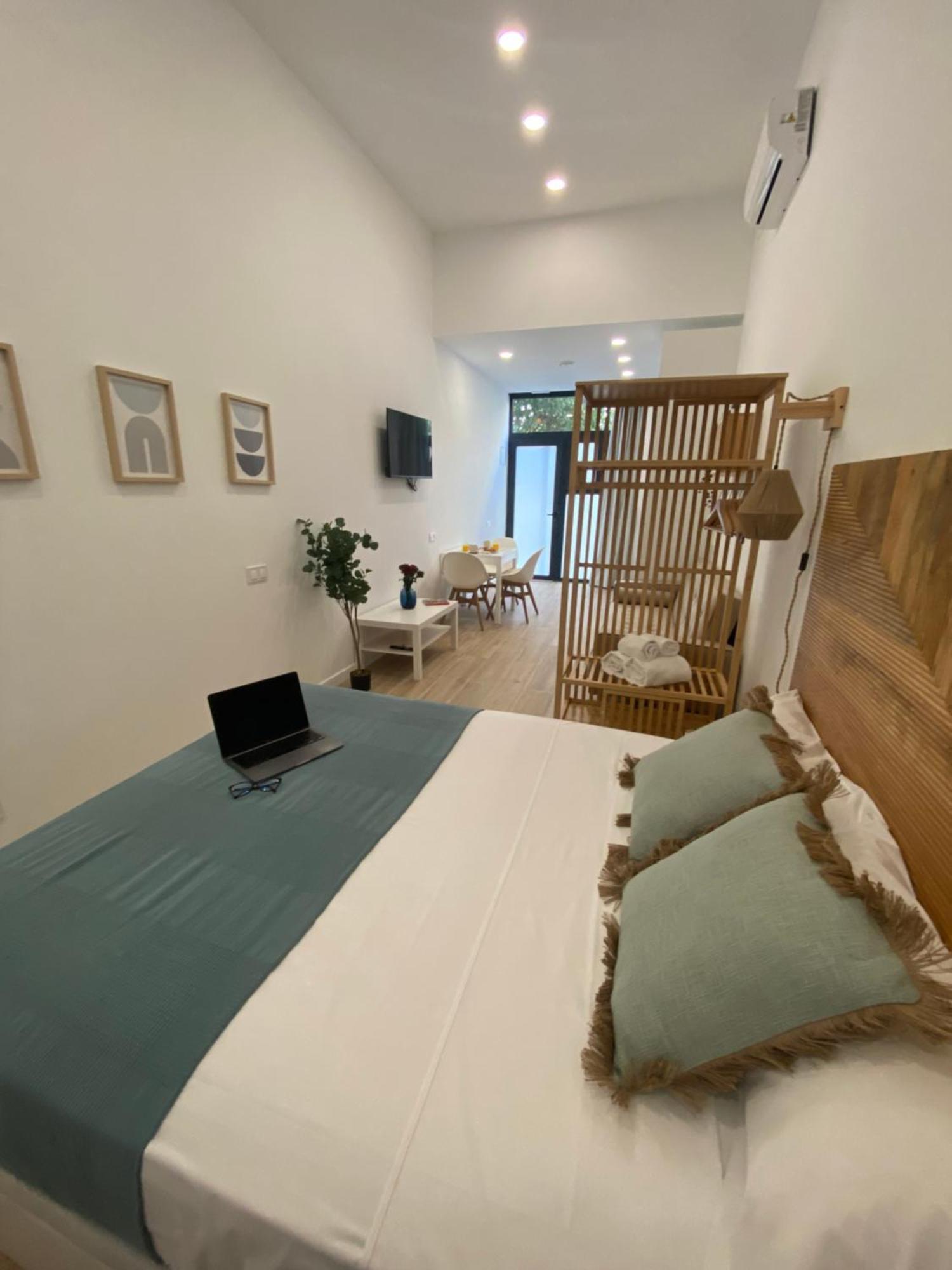 Travel Habitat Cabanyal Lofts Apartment Valencia Bagian luar foto