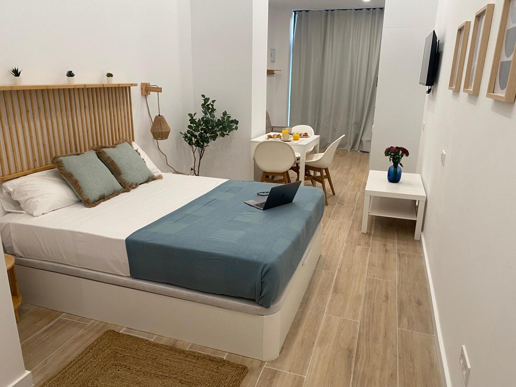 Travel Habitat Cabanyal Lofts Apartment Valencia Bagian luar foto