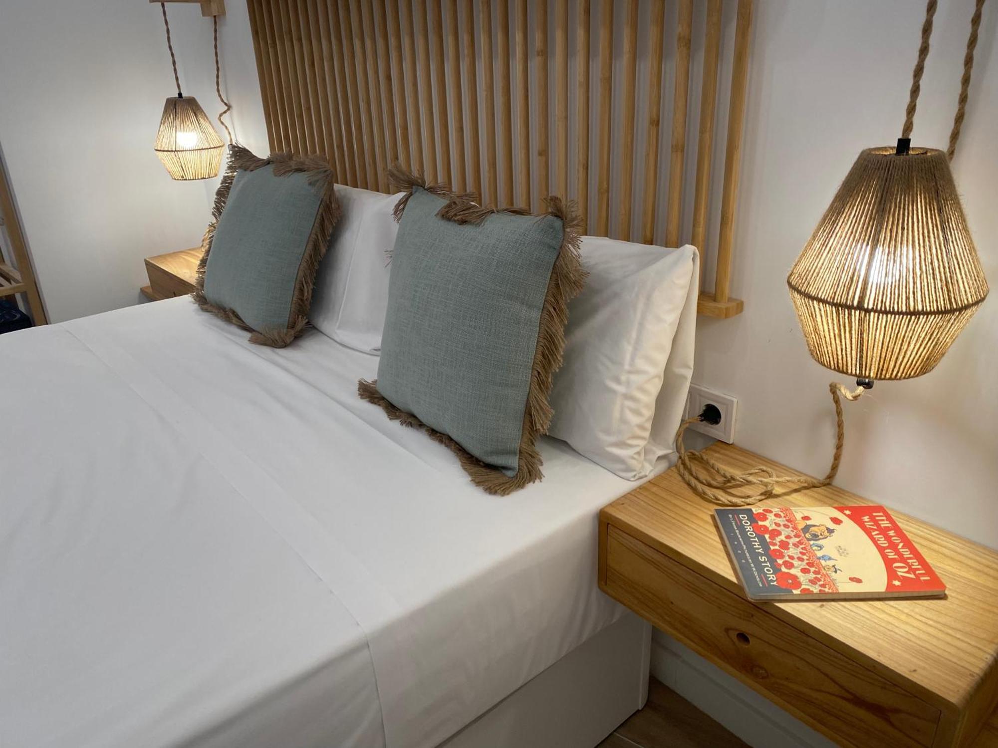 Travel Habitat Cabanyal Lofts Apartment Valencia Bagian luar foto